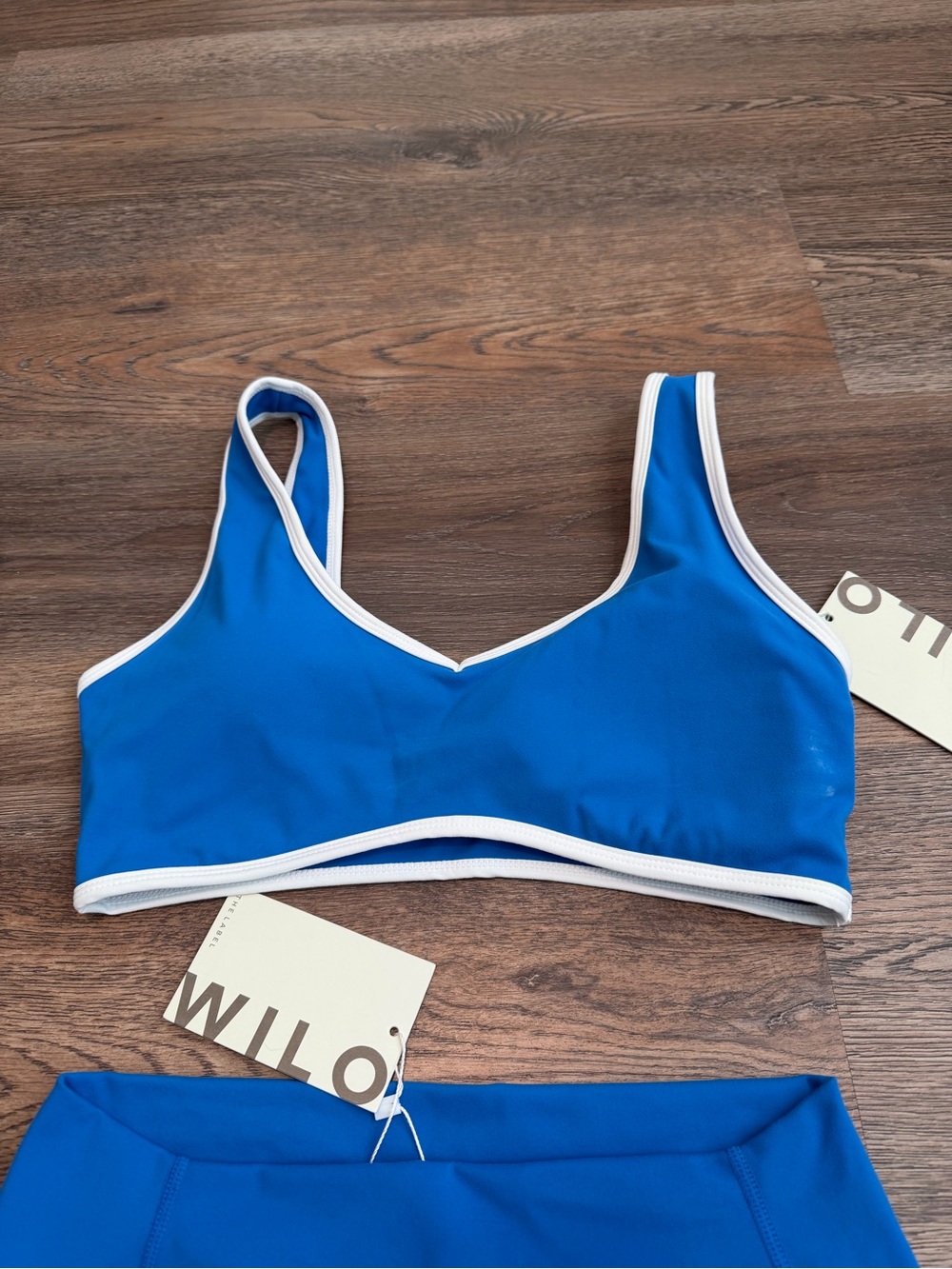 NWT Wilo The Label Active Set Sports Bra Biker Shorts Cobalt Blue White Medium - Picture 3 of 7